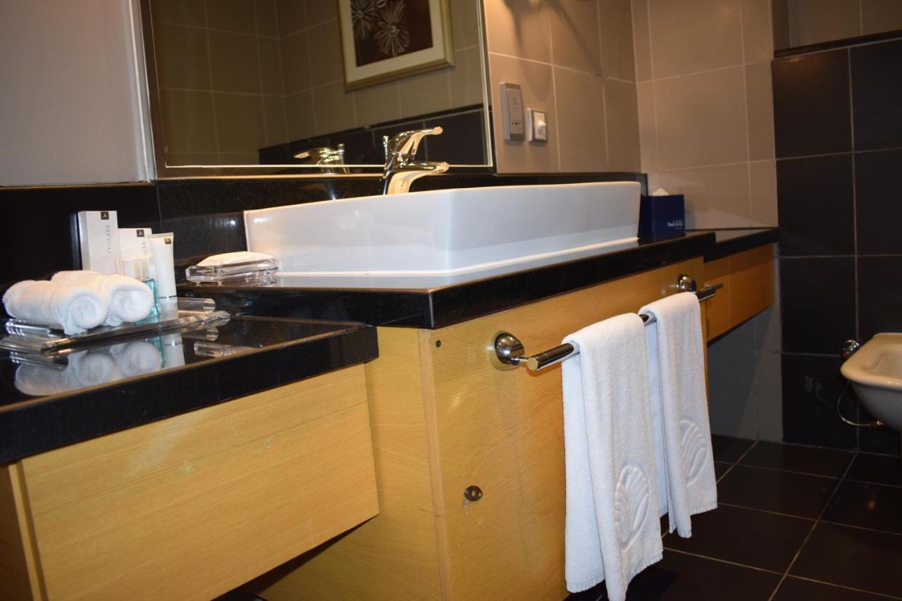 Hala Arjaan By Rotana, Deluxe Hotel Apartments Abu Zabi Zewnętrze zdjęcie
