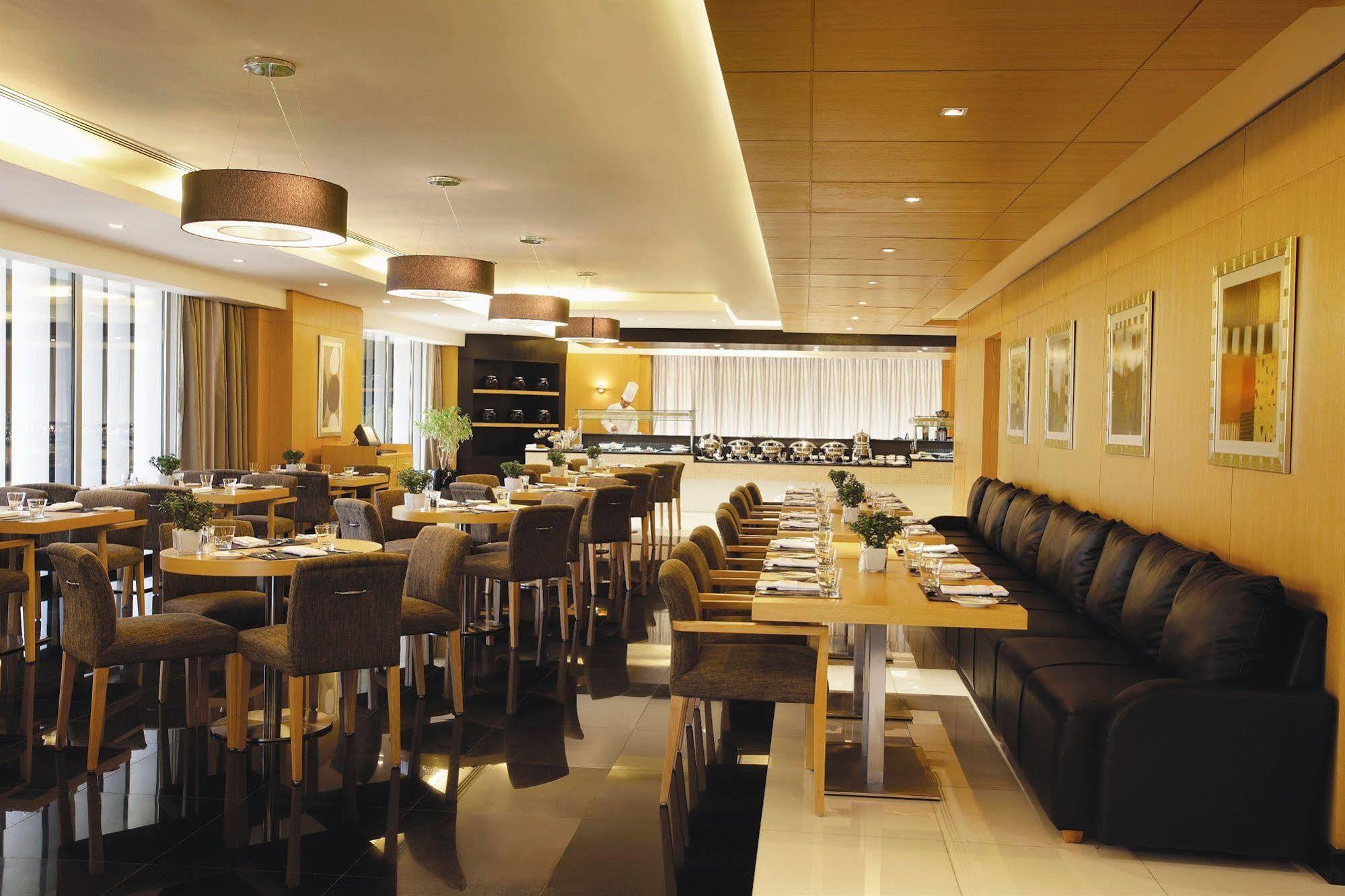Hala Arjaan By Rotana, Deluxe Hotel Apartments Abu Zabi Restauracja zdjęcie