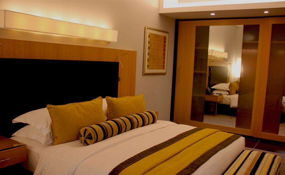 Hala Arjaan By Rotana, Deluxe Hotel Apartments Abu Zabi Zewnętrze zdjęcie